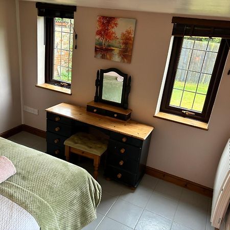 The Annexe At Gomo Villa East Winch Exteriör bild