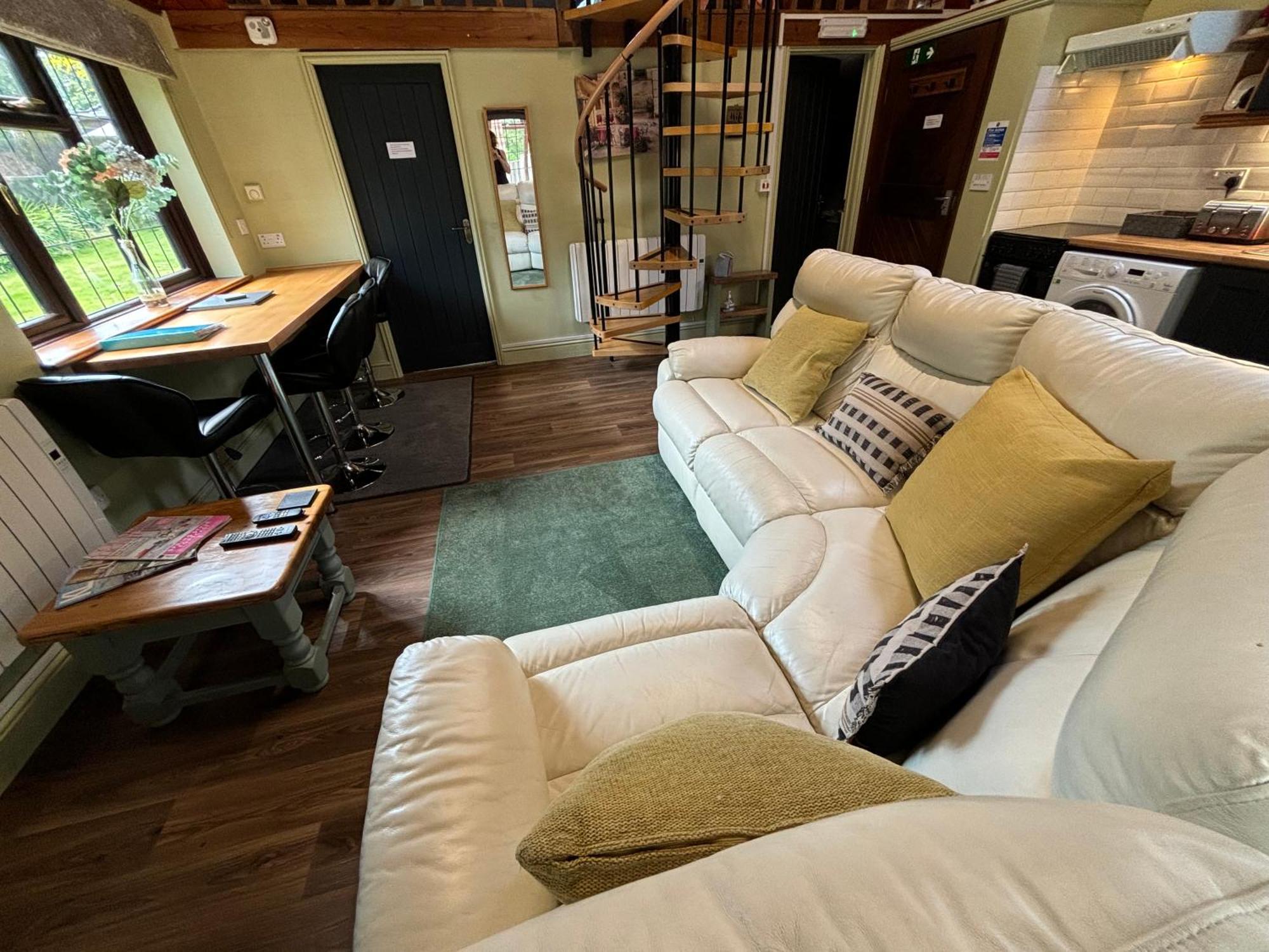 The Annexe At Gomo Villa East Winch Exteriör bild